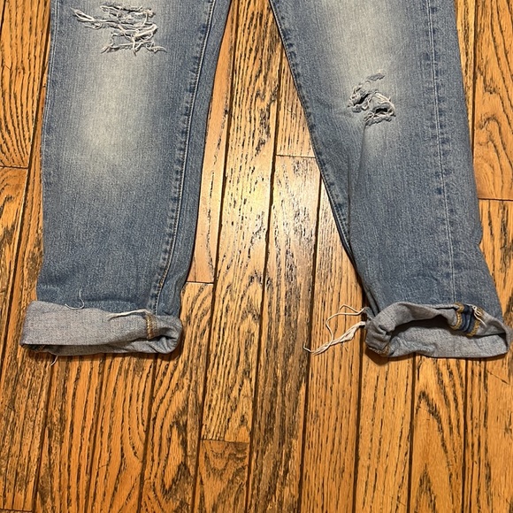 Lucky Brand Destructed Boyfriend Capri Jeans 6 - Picture 3 of 9
